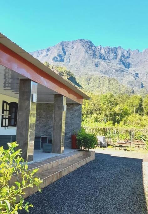 Charmante Maison Au Coeur Des 3 Montagnes Salazie Exterior foto